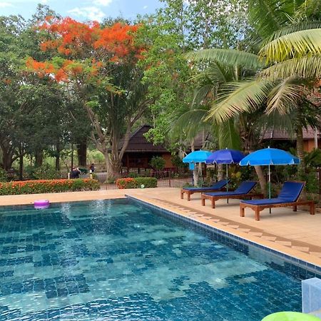 Faasai Resort & Spa Ban Nong Nam Khao Екстериор снимка