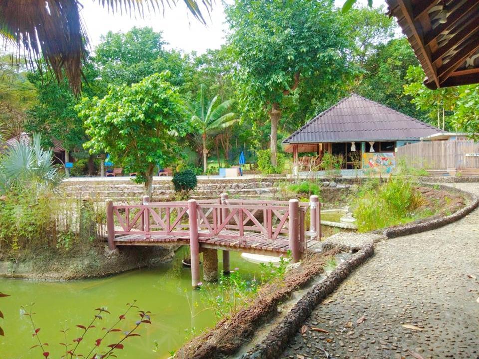 Faasai Resort & Spa Ban Nong Nam Khao Екстериор снимка